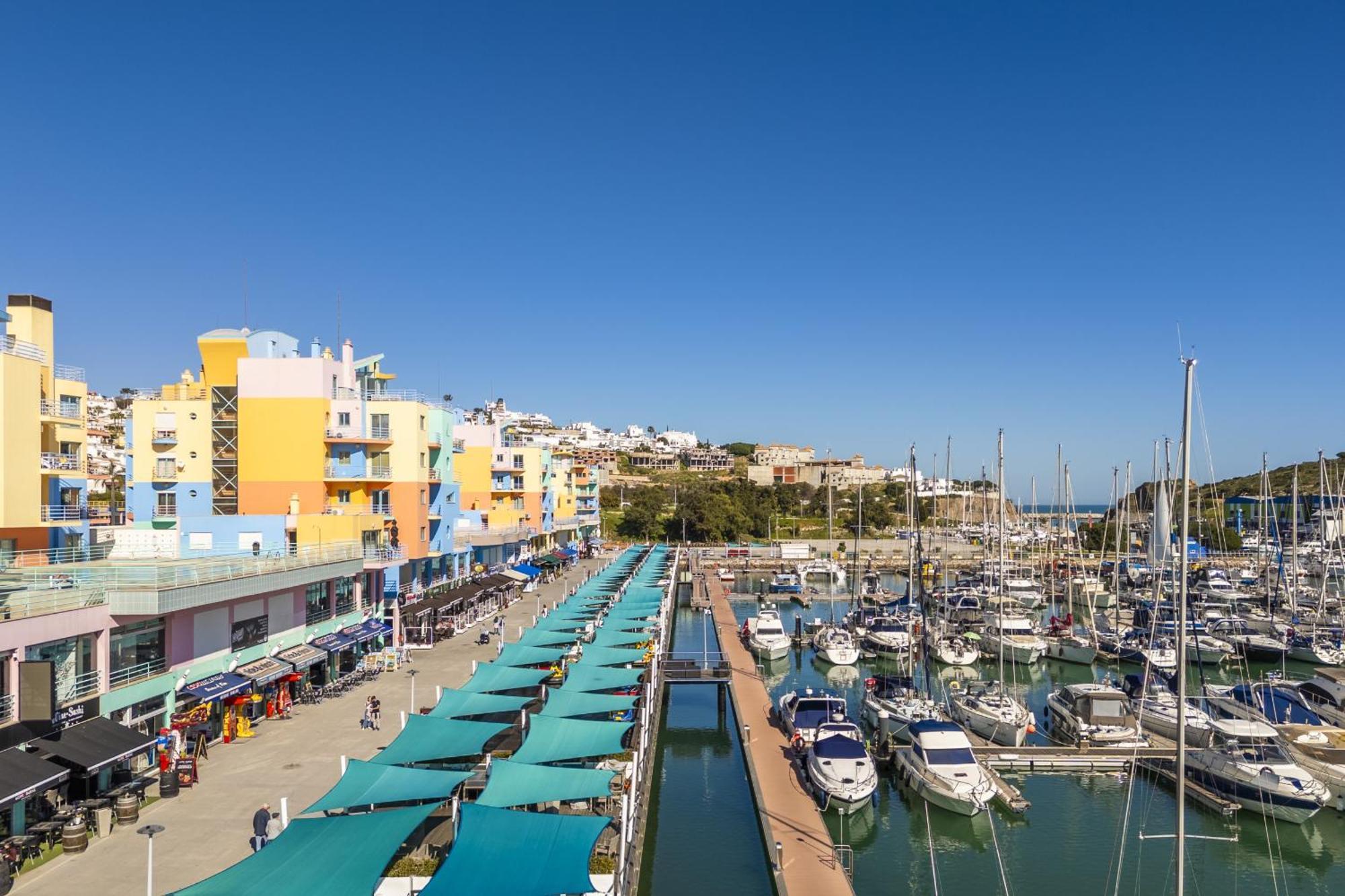 Marina Breeze Apartment With Pool - 900M From The Beach Albufeira Buitenkant foto