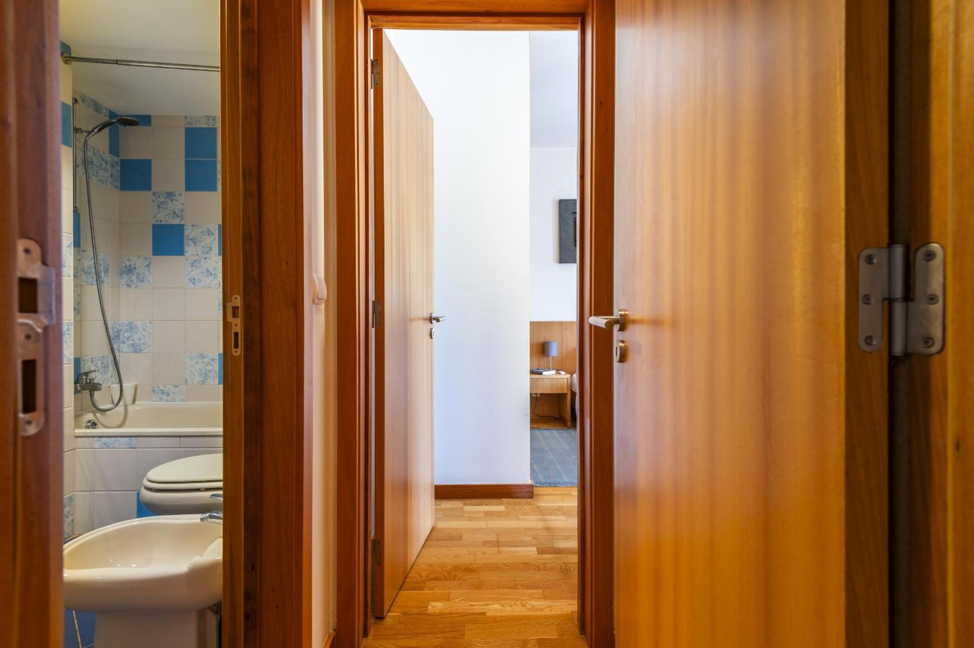 Marina Breeze Apartment With Pool - 900M From The Beach Albufeira Buitenkant foto