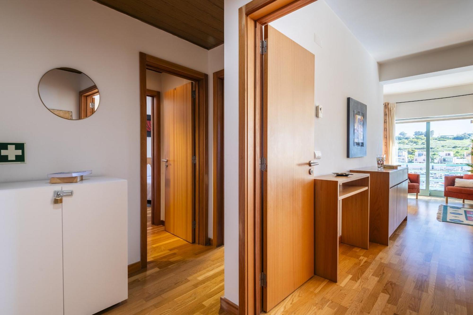 Marina Breeze Apartment With Pool - 900M From The Beach Albufeira Buitenkant foto
